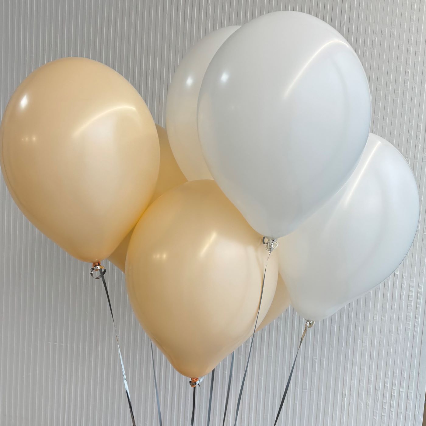 7 ШАРОВ БЕЛЫЕ И КРЕМОВЫЕ