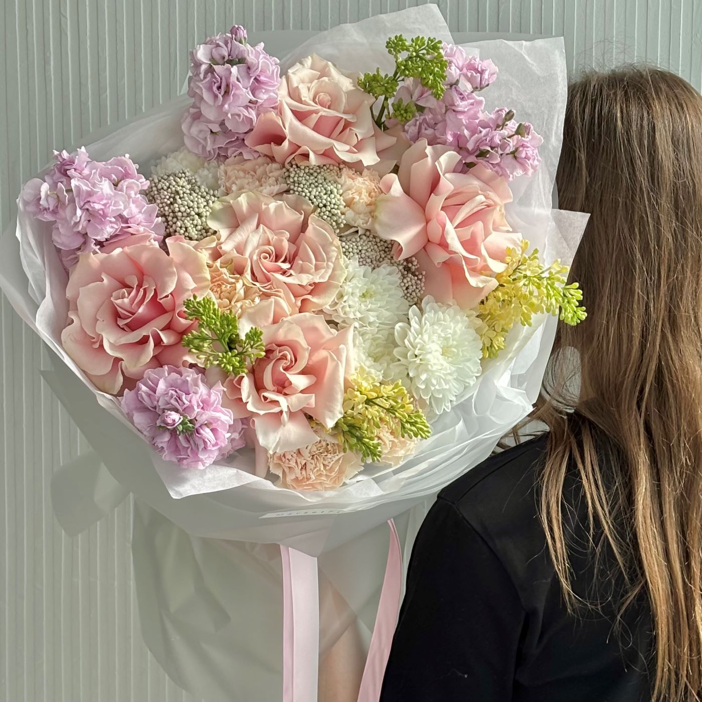 БУКЕТ С ФРАНЦУЗСКИМИ РОЗАМИ