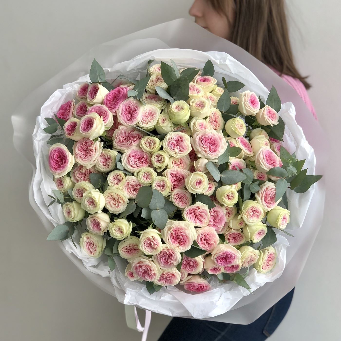 БУКЕТ С ПИОНОВИДНЫМИ РОЗАМИ