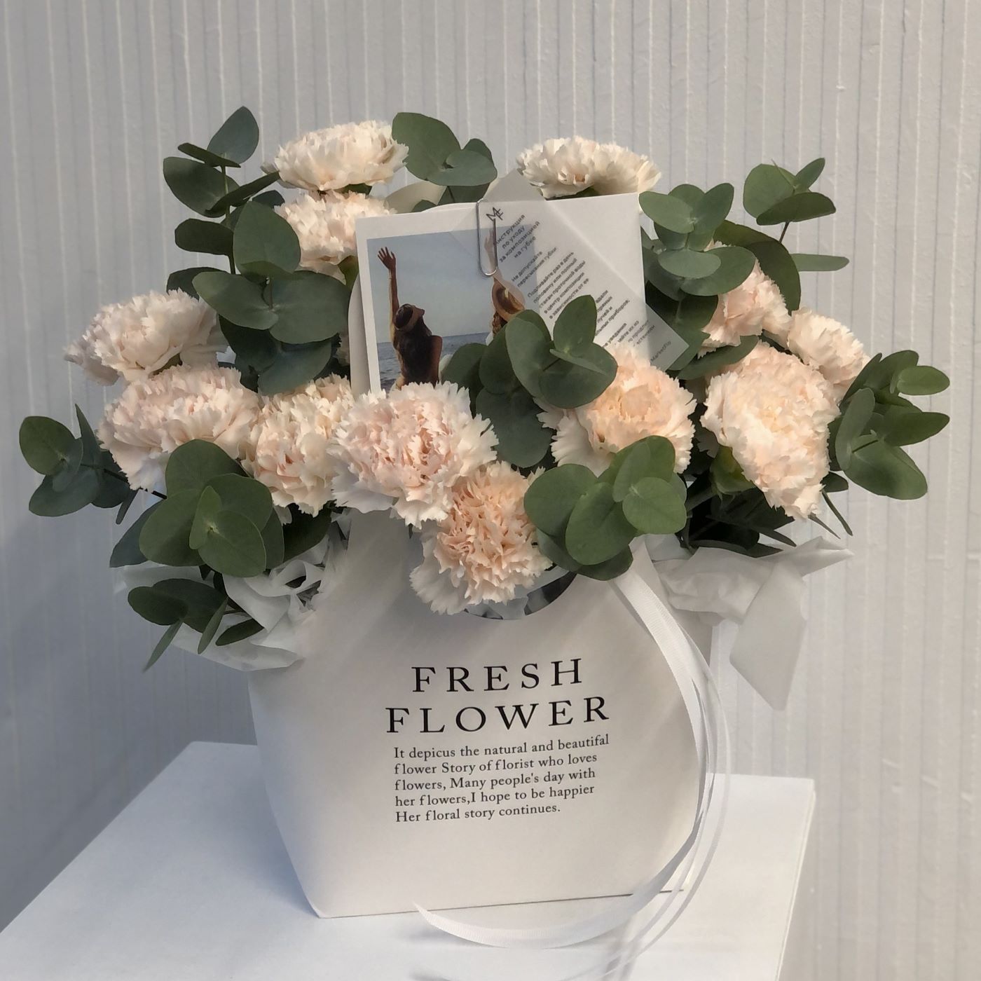 ЦВЕТОЧНАЯ СУМОЧКА С ДИАНТУСАМИ