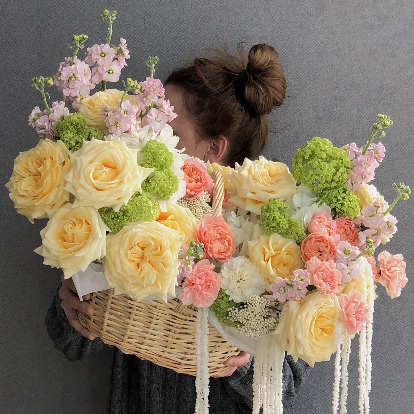 КОРЗИНА С ЦВЕТАМИ