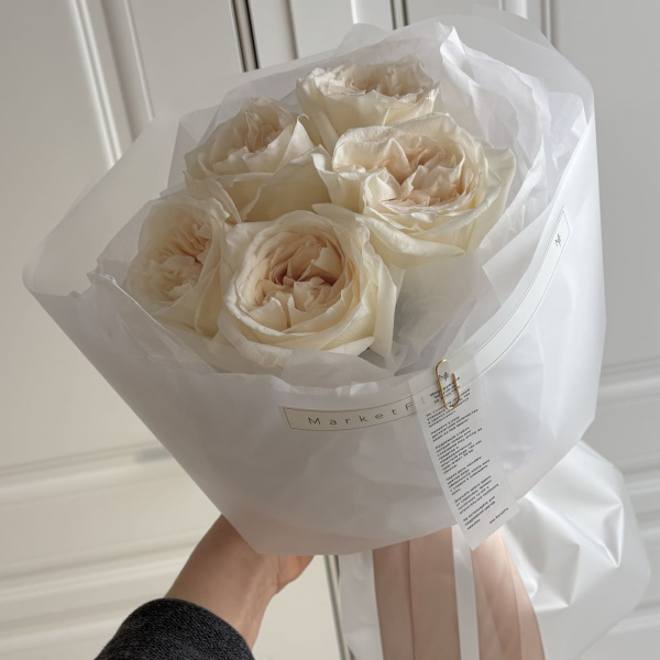 БУКЕТ ИЗ ПИОНОВИДНЫХ РОЗ