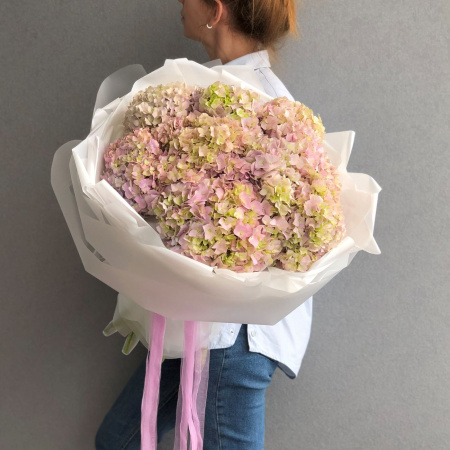 БУКЕТ С ГОРТЕНЗИЯМИ