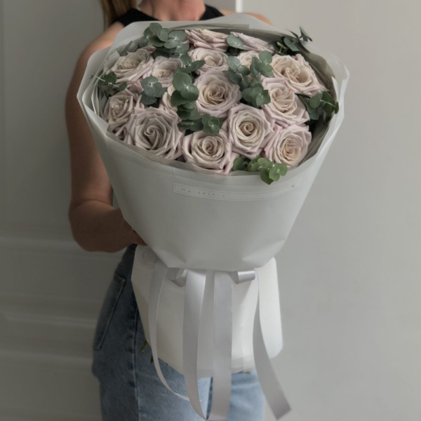 БУКЕТ ИЗ РОЗ МЕНТА