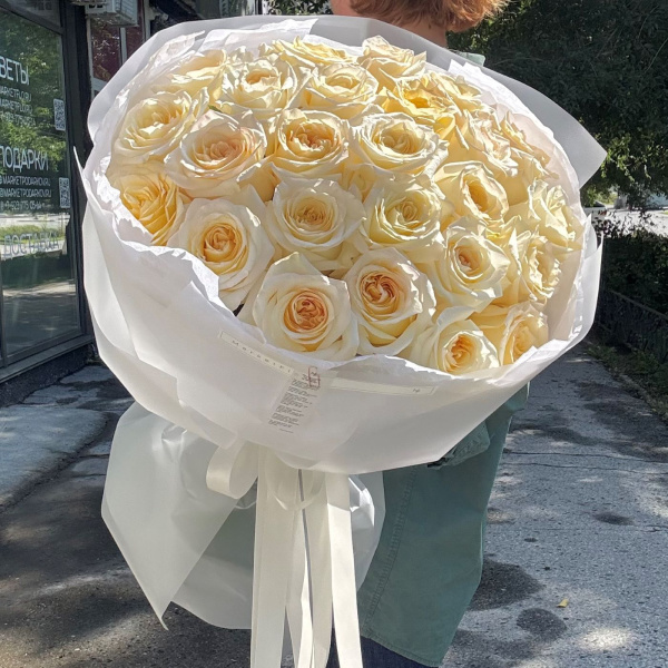 БУКЕТ ИЗ СЛИВОЧНЫХ ПИОНОВИДНЫХ РОЗ