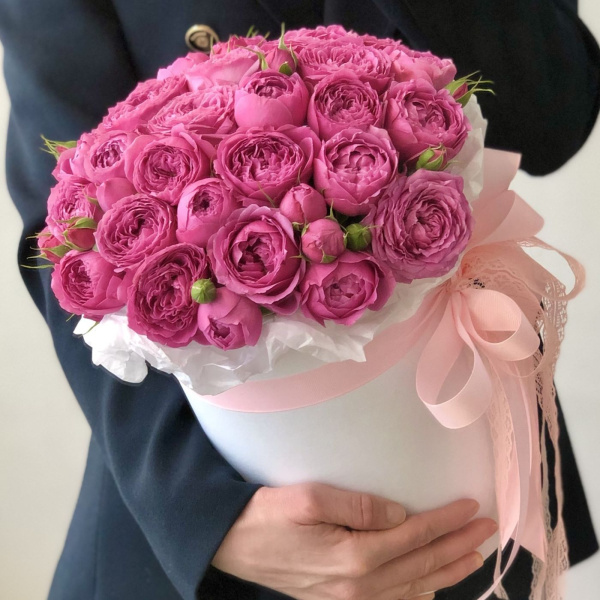 КОРОБКА С ПИОНОВИДНЫМИ РОЗАМИ