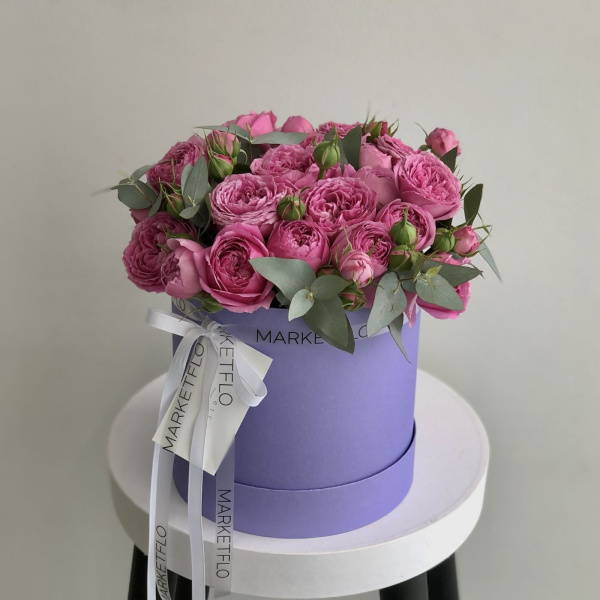 КОРОБКА С ПИОНОВИДНЫМИ РОЗАМИ