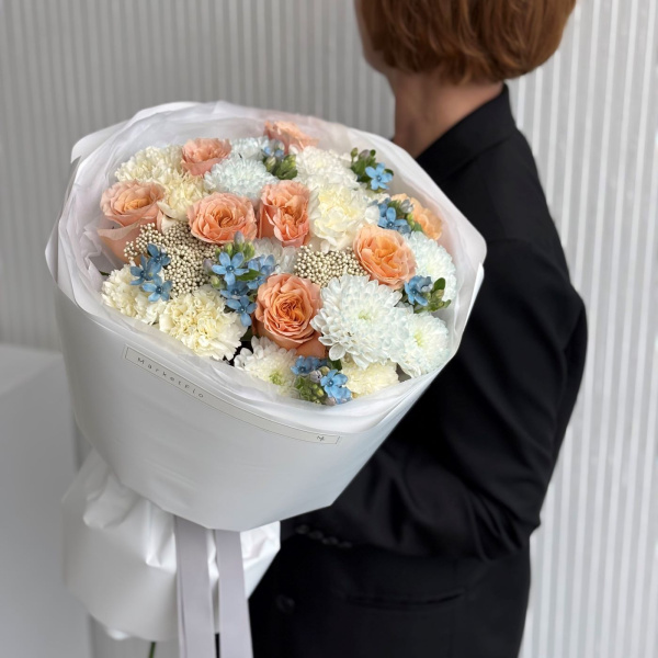 БУКЕТ "ПЕРСИКИ С ГОЛУБИКОЙ"