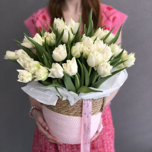 51 ПИОНОВИДНЫЙ ТЮЛЬПАН В ЛУКОШКЕ