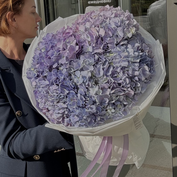 БУКЕТ ИЗ ГОРТЕНЗИЙ