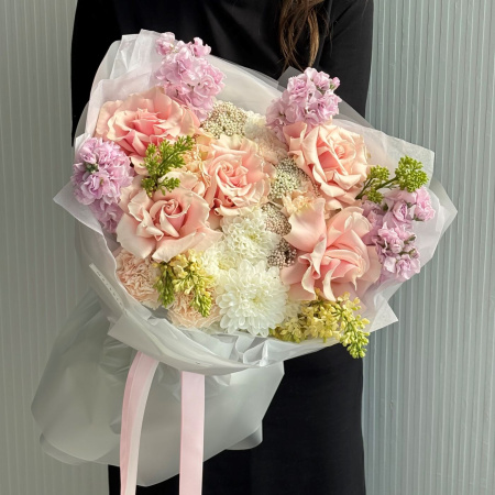 БУКЕТ С ФРАНЦУЗСКИМИ РОЗАМИ