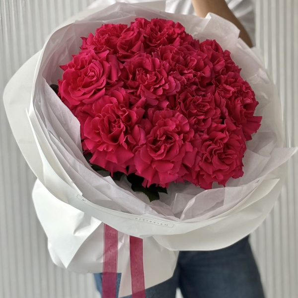 БУКЕТ С ФРАНЦУЗСКИМИ РОЗАМИ