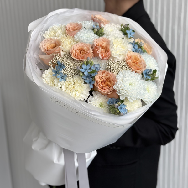 БУКЕТ "ПЕРСИКИ С ГОЛУБИКОЙ"