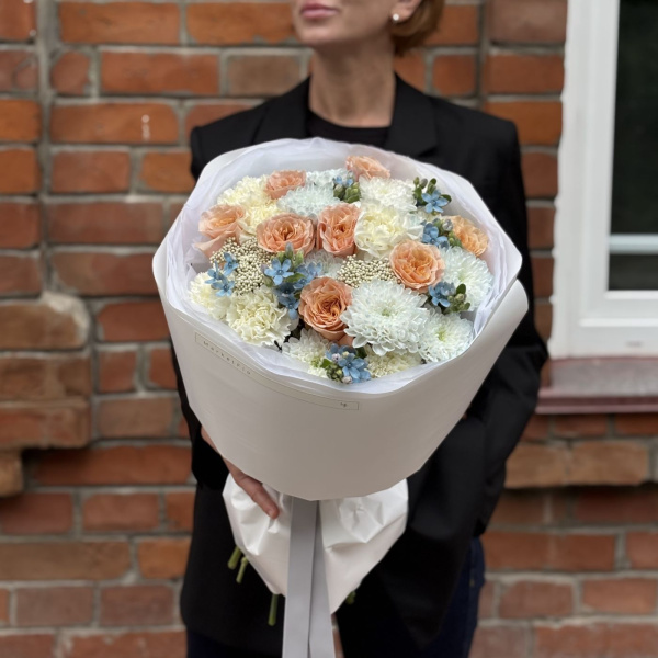 БУКЕТ "ПЕРСИКИ С ГОЛУБИКОЙ"