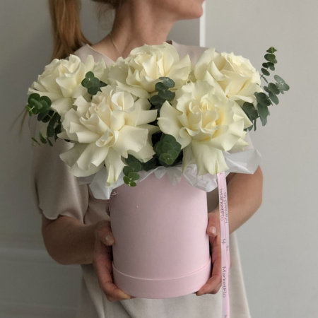 КОРОБКА С ФРАНЦУЗСКИМИ РОЗАМИ