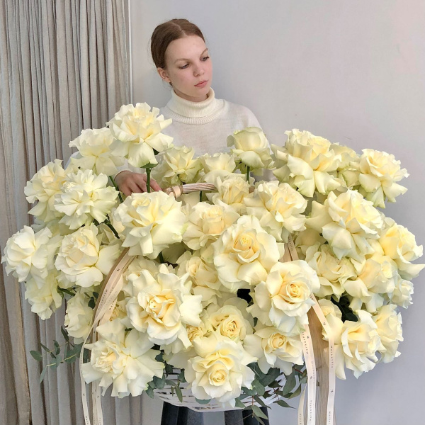 КОРЗИНА ИЗ 101 ФРАНЦУЗСКОЙ РОЗЫ