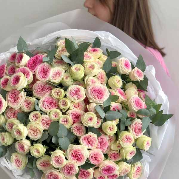 БУКЕТ С ПИОНОВИДНЫМИ РОЗАМИ